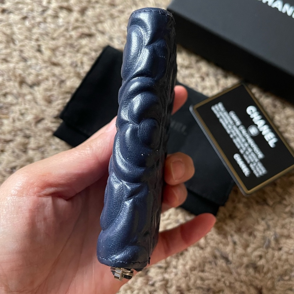 Chanel Camellia Blue Card Zippy Holder - Picture 7 of 16